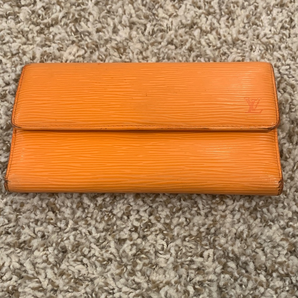 SALE❤️❤️❤️Louis Vuitton Orange Epi Long Wallet